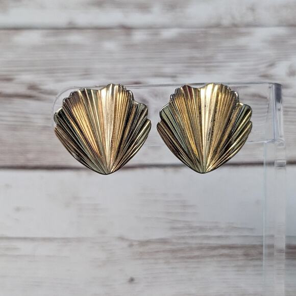 Vintage Clip On Earrings Gold Tone Folded Design - Picture 1 of 8